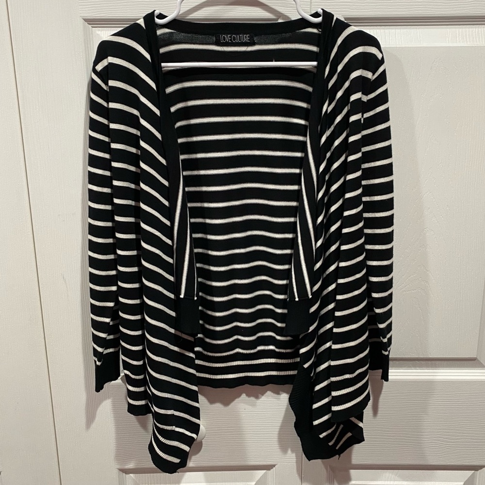 LOVE CULTURE Women’s Black & White Striped Long-Sleeve Cardigan Sweater - size S